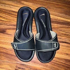 Nike men’s size 6 sandals
